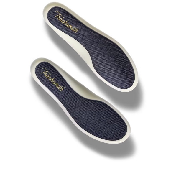 NWT - Tracksmith Eliot Runner 🔥👟 Size W6.5 or M5 - ivory/navy - Picture 12 of 16